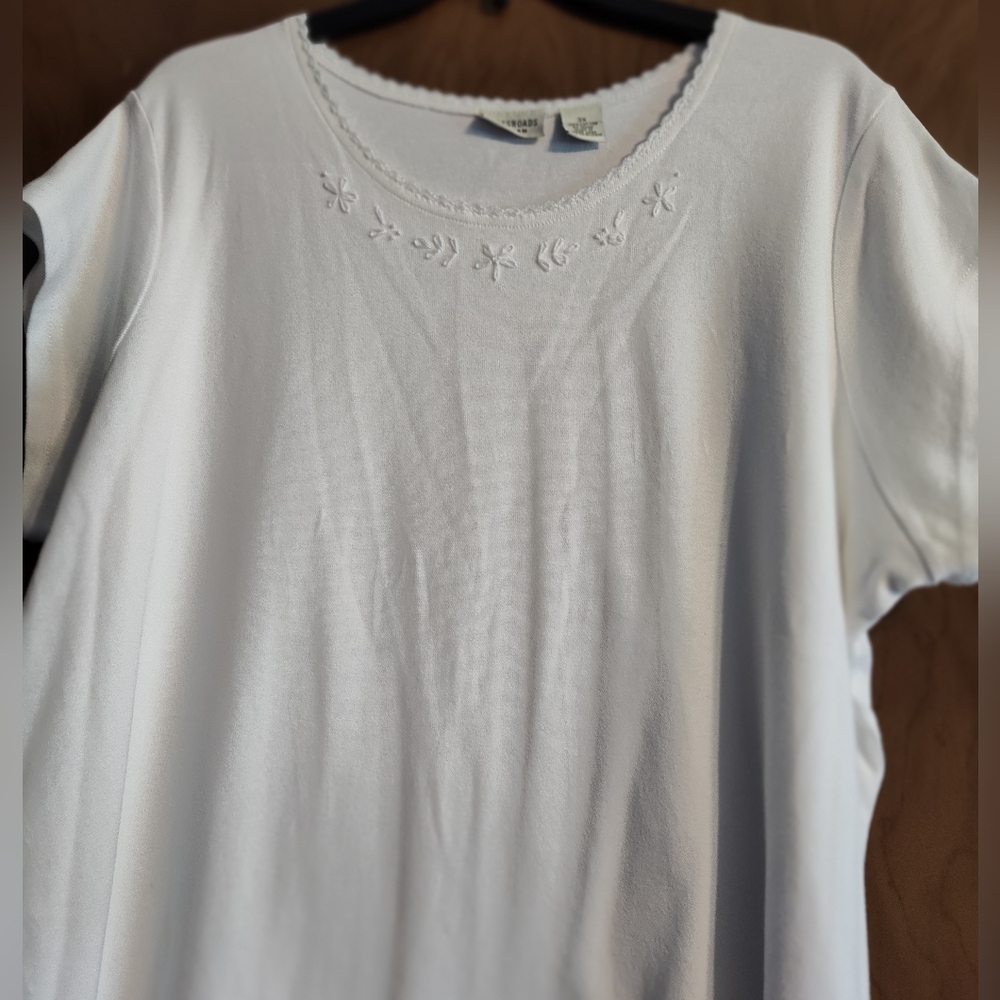 CROSSROADS  Ladies Pullover Blouse. Size 3X. Short Sleeves.